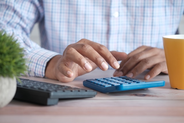 6 reasons growing businesses should work with an auditor singapore