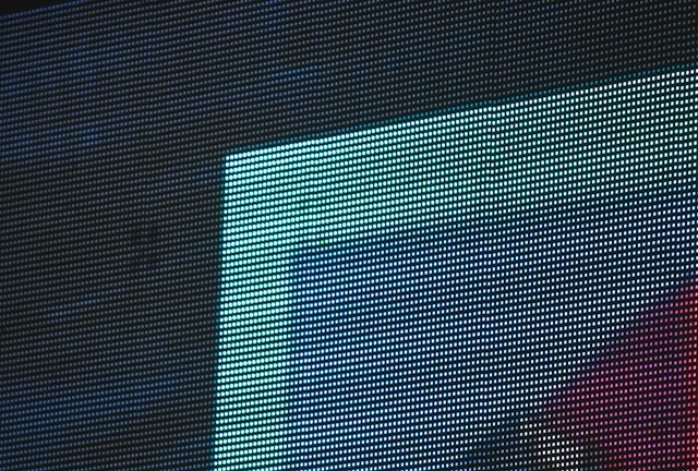 How Do Businesses Choose an LED Screen That Works Well in Bright Indoor Spaces? how do businesses choose an led screen that works well in bright indoor spaces